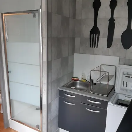 Apartment Maison Meuble 14m2 Independant Sedan