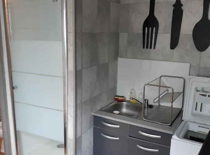 Apartment Maison Meuble 14m2 Independant Sedan